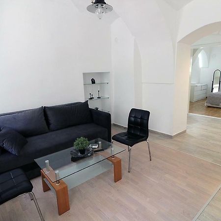 Apartman Tina ノヴィ・サド エクステリア 写真