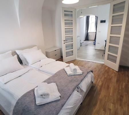 Apartman Tina ノヴィ・サド エクステリア 写真