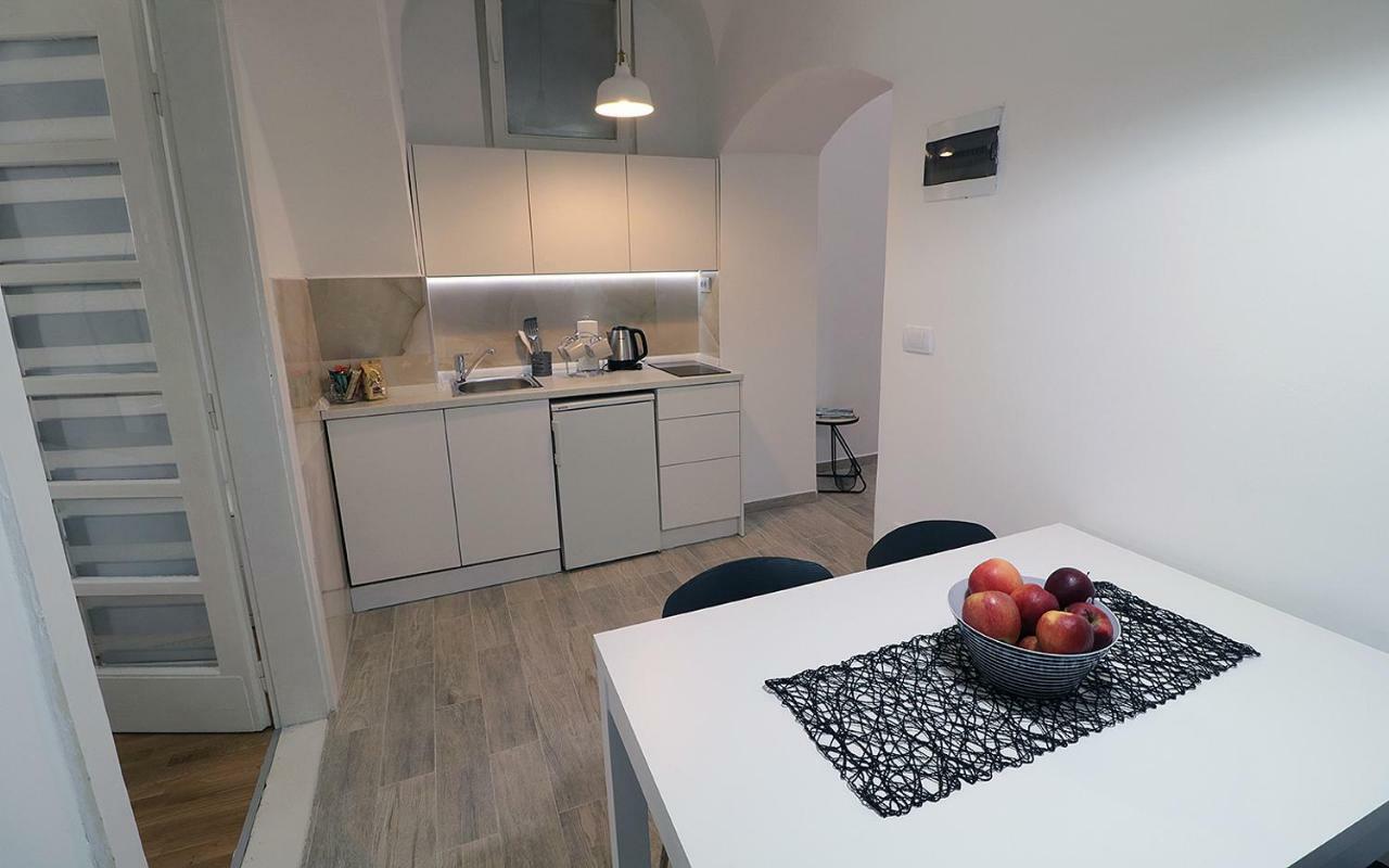 Apartman Tina ノヴィ・サド エクステリア 写真