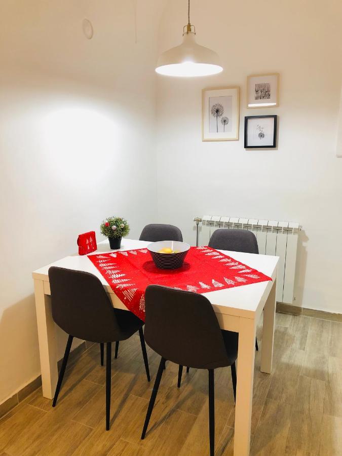 Apartman Tina ノヴィ・サド エクステリア 写真
